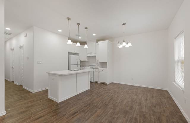 2323 N. Valley Circle