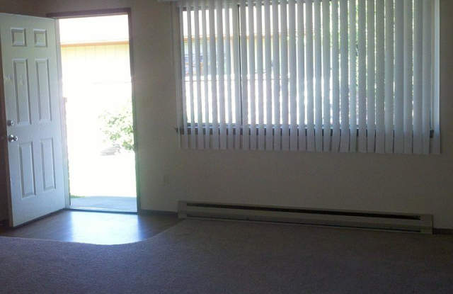 1928 E Bridgeport Ave