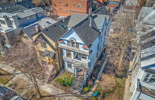 3244 North Lakewood Ave. Apt.