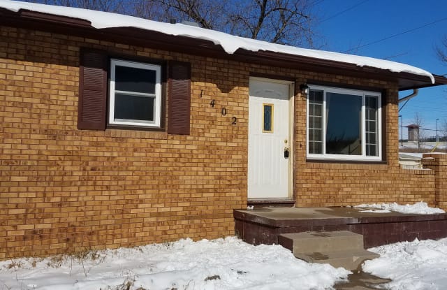 1402 Avenue F - 1402 Avenue F, Council Bluffs, IA 51501