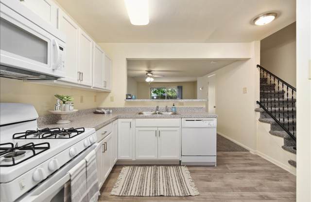 Photo of Oak Hill Townhomes