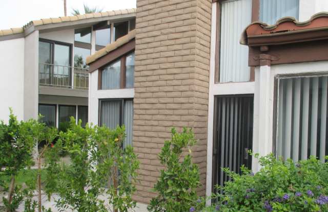 Photo of 1718 E Camino Parocela