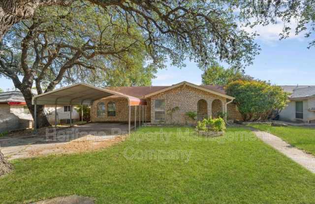 6323 Forest Bend