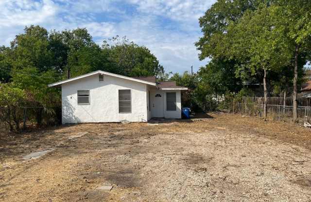 3723 W. Martin St., San Antonio, TX. 78207