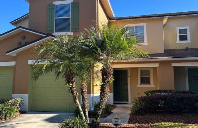 Lake View! 3bed/2.5bath Townhome in Sanford FL!