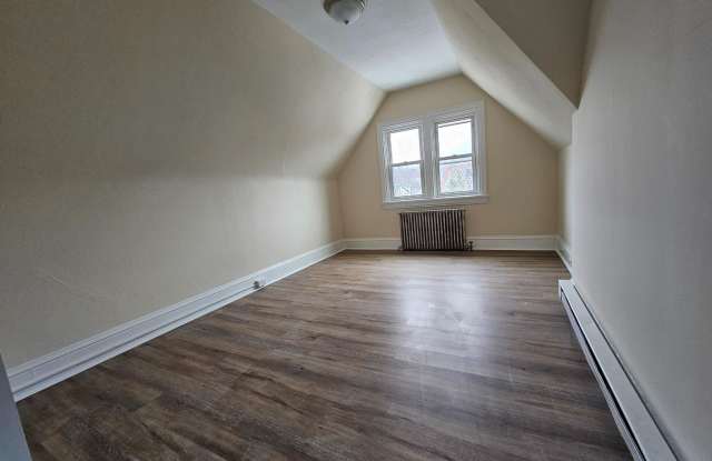 541 E HIGH Street unit: 3Rd Floor