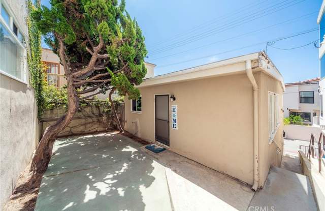 1838 Palm Drive