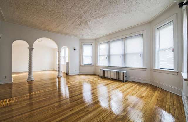 8236 S Maryland
