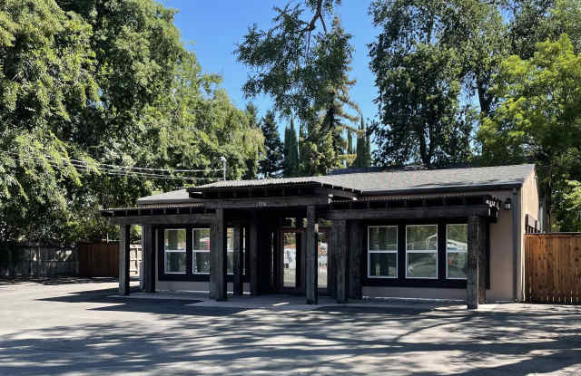 Photo of 1916 Oleander Ave