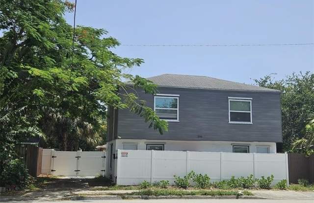 Photo of 203 NE 13th St