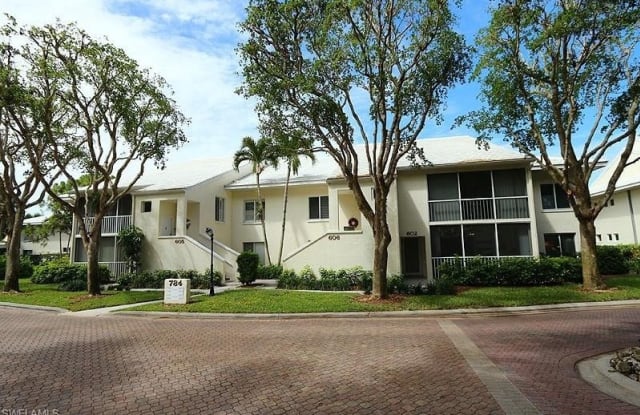 765 Willowbrook DR