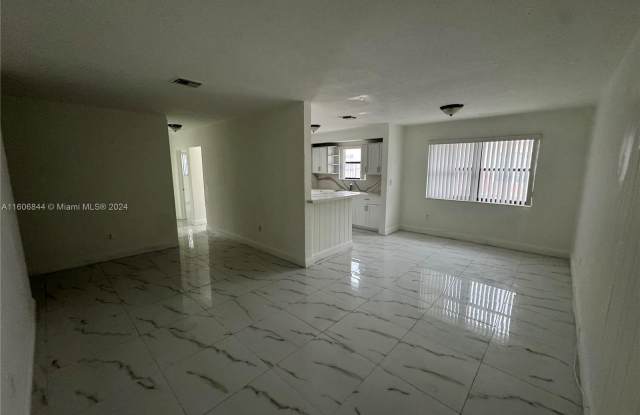 1241 NE 150th St