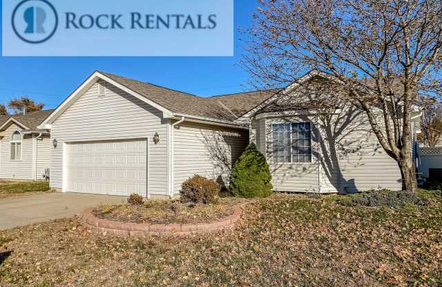Beautiful 3 Bed 2 Bath Home in Quiet Neighborhood