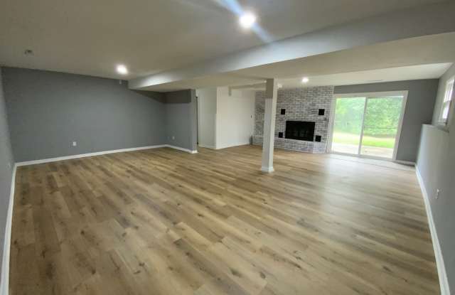 Large 4 Bedroom/3 Bath House with Basement!