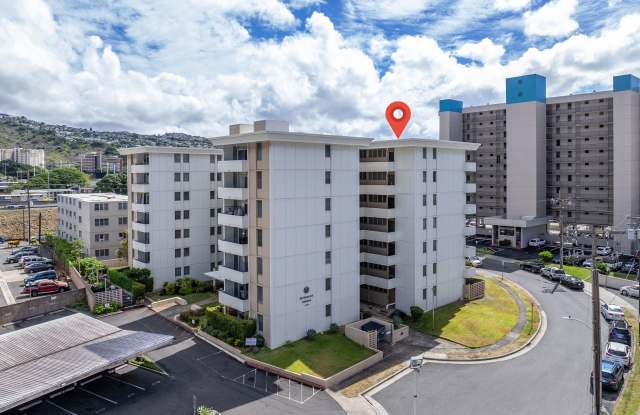 Close to UH- 2 bed/ 1 bath/ 1 parking