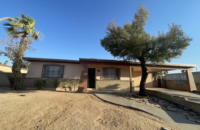 3841 W South Aire Pl - 3841 West South Aire Place, Casas Adobes, AZ 85741