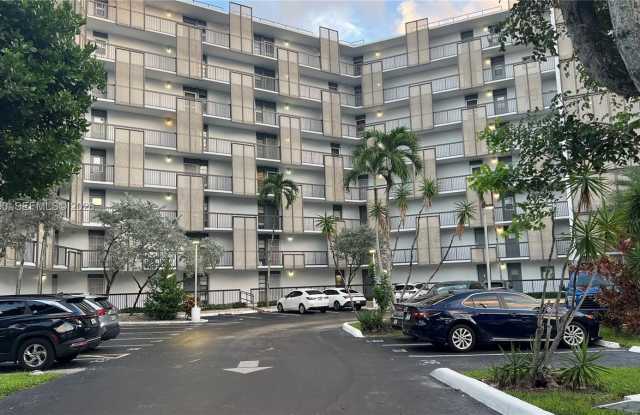 20500 W Country Club Dr