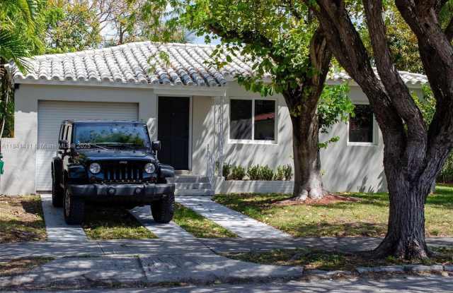 Photo of 2375 SW 21st Ter