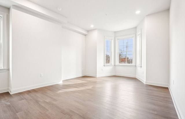 472 Roxborough Avenue - 2F