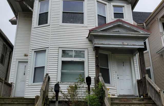 Eastside - Lower 3 Bedroom Apartment