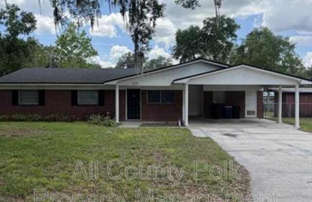 2255 E Helen Cir