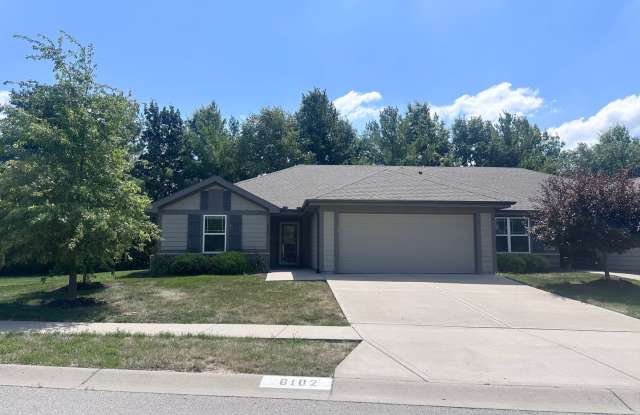 Single Level 2 Bed | 2 Bath | 2 Car Garage Attached Villa in Blue Springs