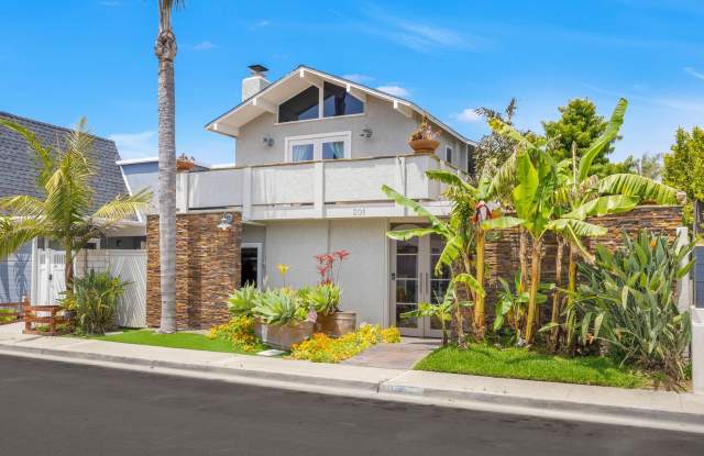 4 Bedroom, 2 1/2 Bath Single Family Home - Extended Stay Vacation Rental (30 - 180 Days)