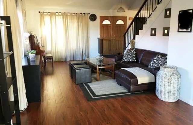 1604 Avenida Del Vista