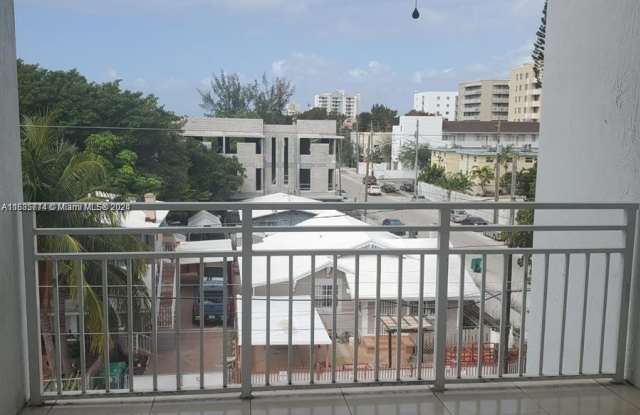 498 SW 2 nd St