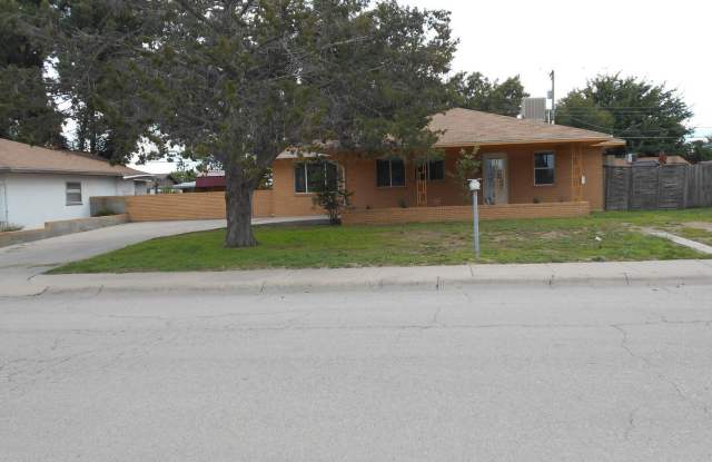 1507 Washington Ave. - 1507 West Washington Avenue, Artesia, NM 88210