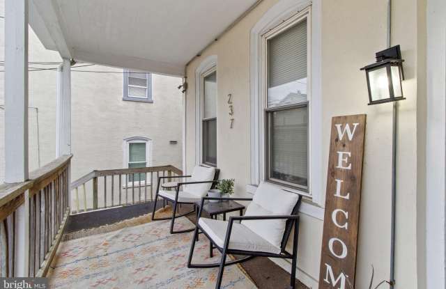 Photo of 237 ROXBOROUGH Avenue unit: 2