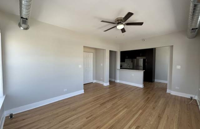 Photo of 2712 North Milwaukee Avenue