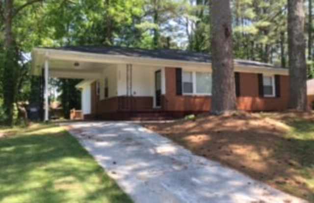 2592 Plantation Dr - 2592 Plantation Drive, East Point, GA 30344