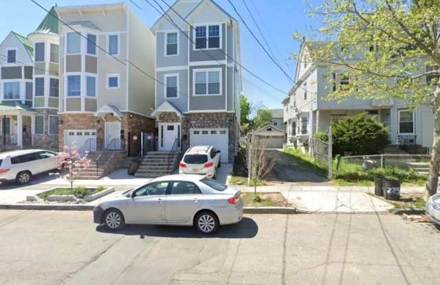 227 Fairmount Ave
