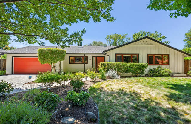 Renovated Linfield Oaks Retreat with Private Garden and Guest Studio