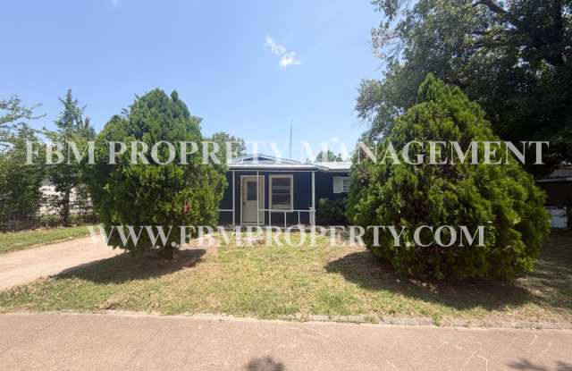 3015 Winfield Dr - Cozy 2 Bedroom, 1 Bathroom Home in Corsicana, TX!