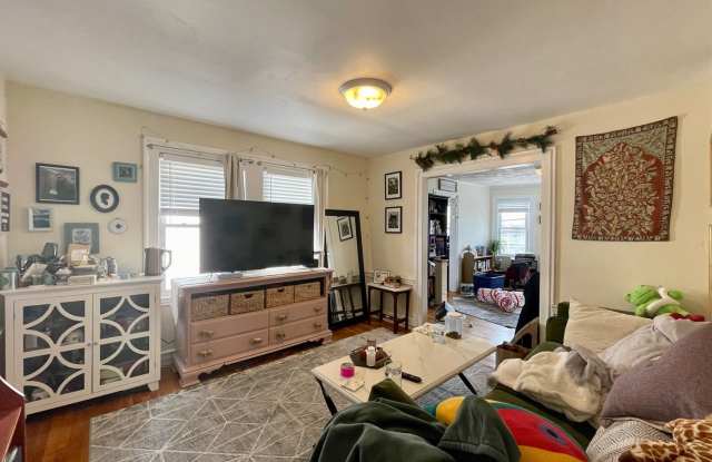 Photo of 60 Brock St #2B Boston MA 02135