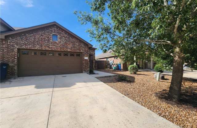 506 Creekside Circle