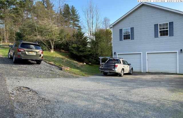 Photo of 562 Nikanor Road