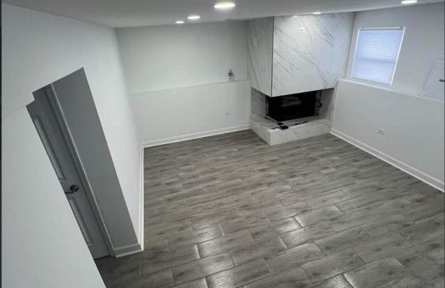 20564 N Elizabeth Avenue