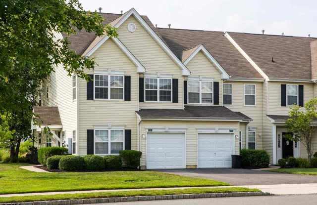 Photo of 3307 Falcon Ct