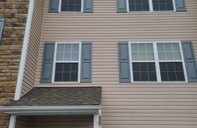 3 Bedroom 2 1/2 bath Townhome for Rent in Waynesboro - 432 Viewpoint Way, Waynesboro, PA 17268