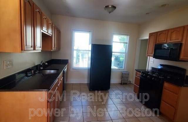 12 Gayland St, Boston, MA 02125 U-3