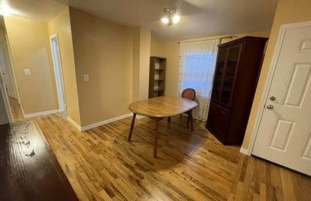 2272 Victory Boulevard