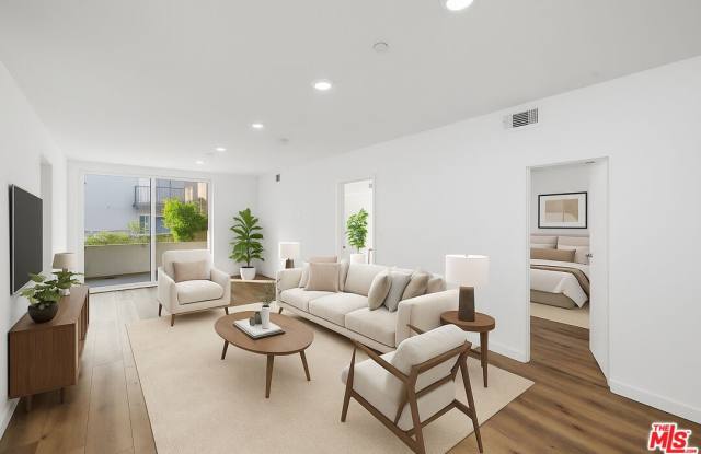 5229 Willowcrest Ave