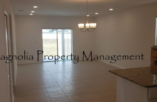 4 Bedroom 2 Bathroom, Community pool