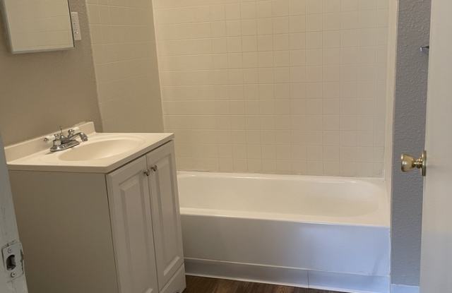 523 Carpenter Street