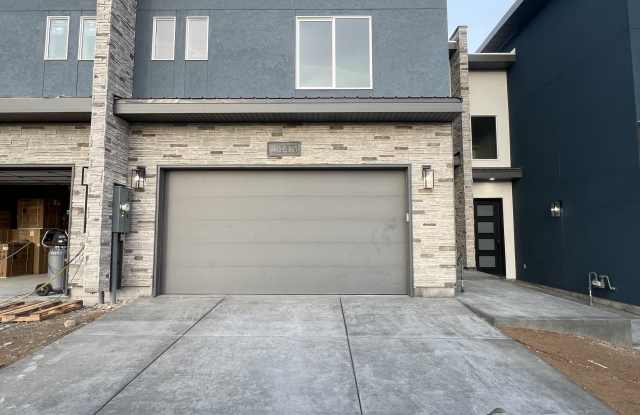 2445 N. 5th Street