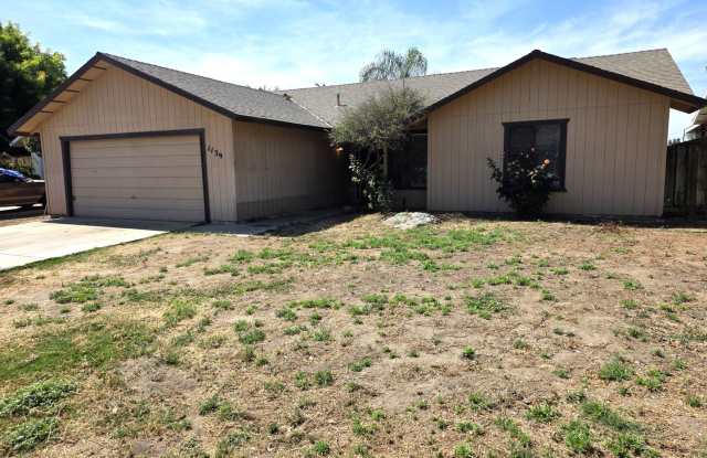Large 3 Bedroom 2 Bath Home by Westfield School