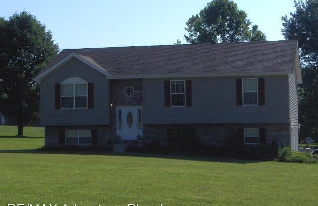 1466 S. Logsdon - 1466 South Logsdon Parkway, Radcliff, KY 40160